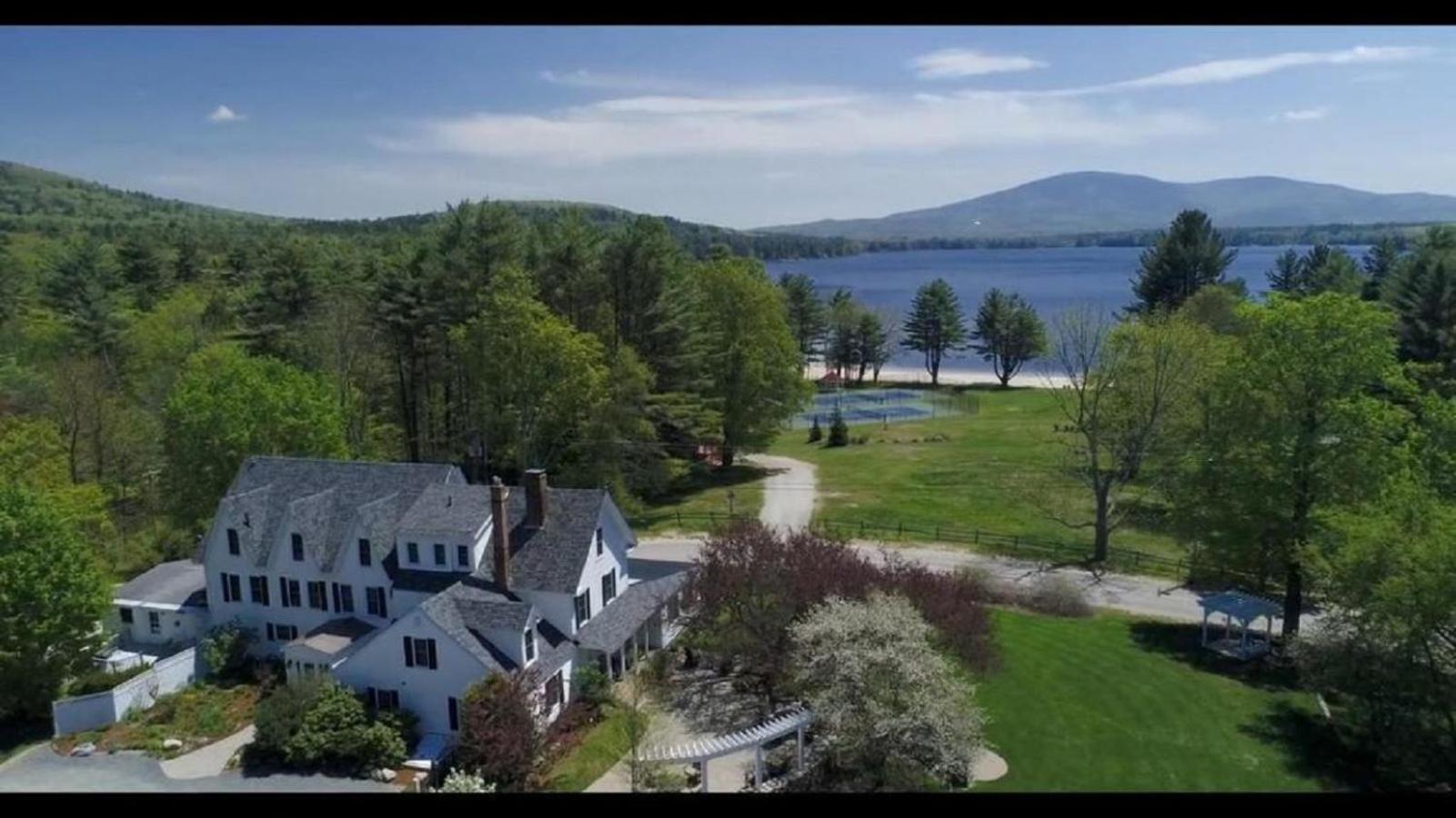 Inn At Pleasant Lake New London Exterior photo